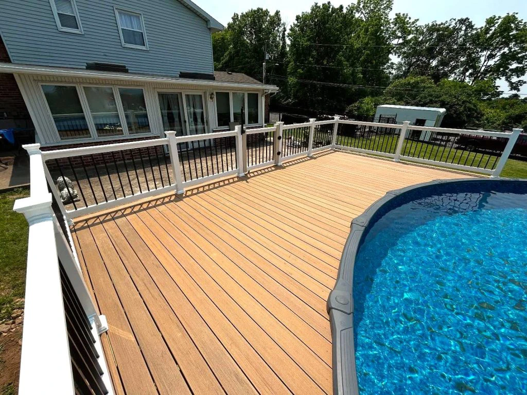 Composite pool deck e1758299267160