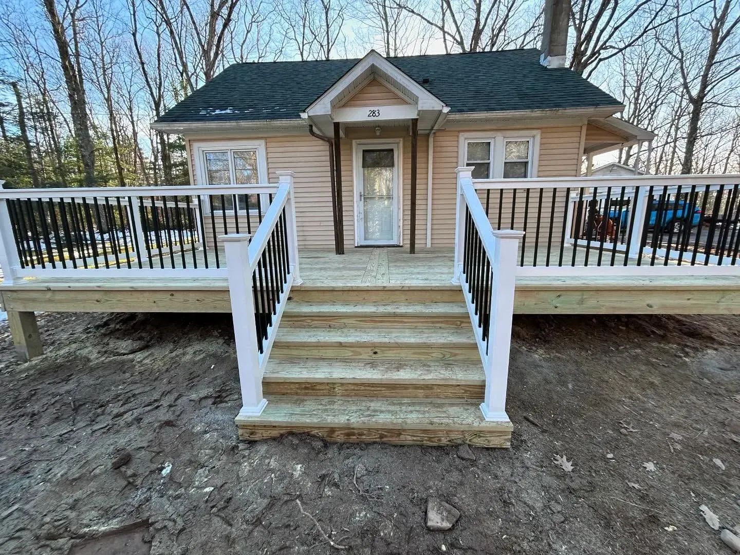 Pvc decking featuring forest view on the lehigh valley pa